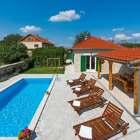 Ana With Pool National Park Krka Prázdninový dům Puljane