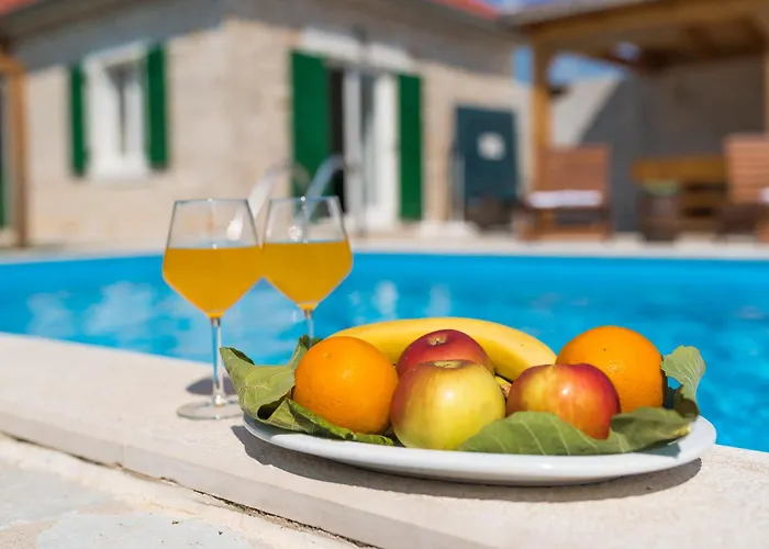 別荘 Ana With Pool National Park Krka Puljane