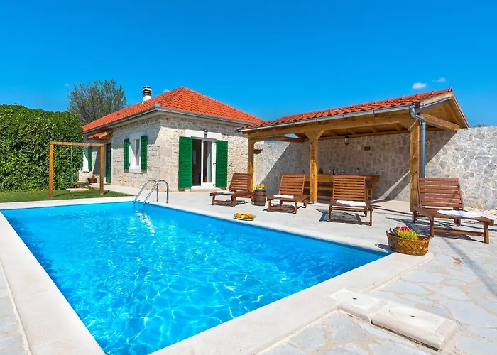 Ana With Pool National Park Krka *