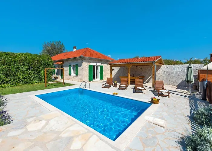 別荘 Ana With Pool National Park Krka Puljane