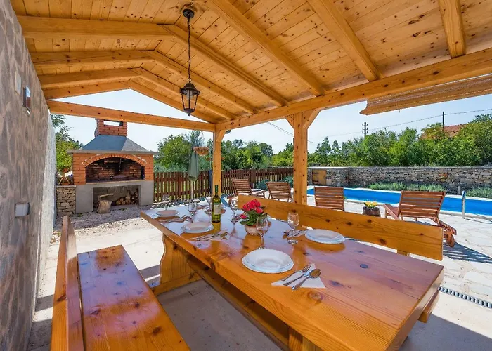 Ana With Pool National Park Krka *