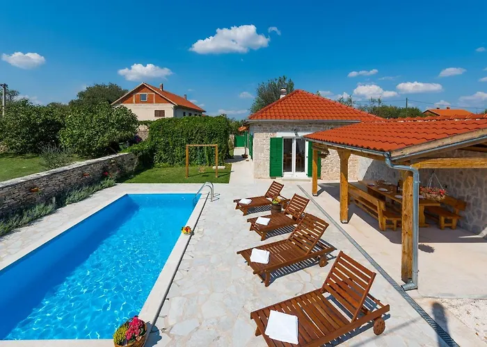 Ana With Pool National Park Krka Dom wakacyjny Puljane